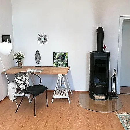 Nr 3 Grosszuegiges Kamin-zimmer Mit King-size Bett Im Zentrum Wlan Tv Gute Laune *