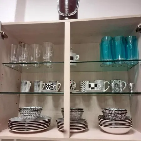 Nr 3 Grosszuegiges Kamin-zimmer Mit King-size Bett Im Zentrum Wlan Tv Gute Laune בית אירוח